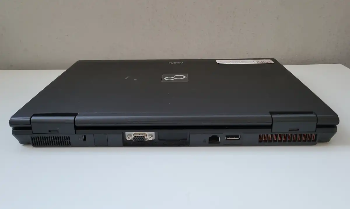 Laptop Second Hand Fujitsu Celsius H710 - 15.6inch Intel I5-2520M 4GB RAM 500GB HDD nVidia Quadro 1000M 2GB Windows 10 Refurbished [9]
