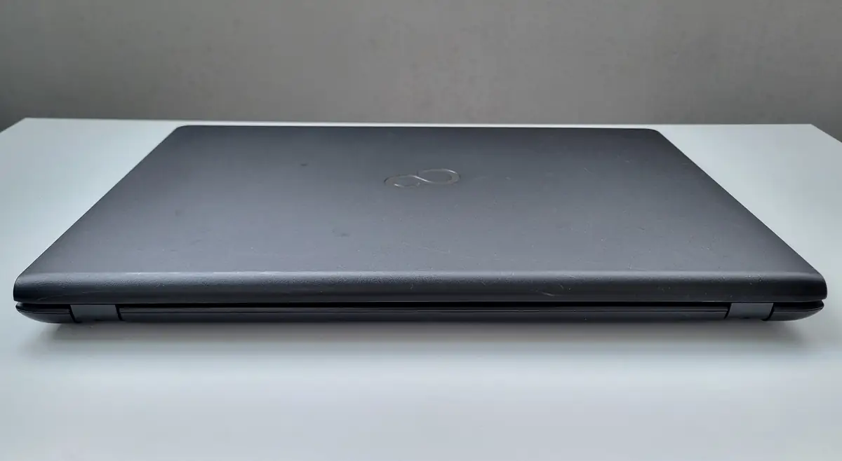 Laptop Second Hand Fujitsu Lifebook A555 - 15.6inch Intel I3-5005U 8GB RAM 128GB SSD Windows 10 Refurbished [9]