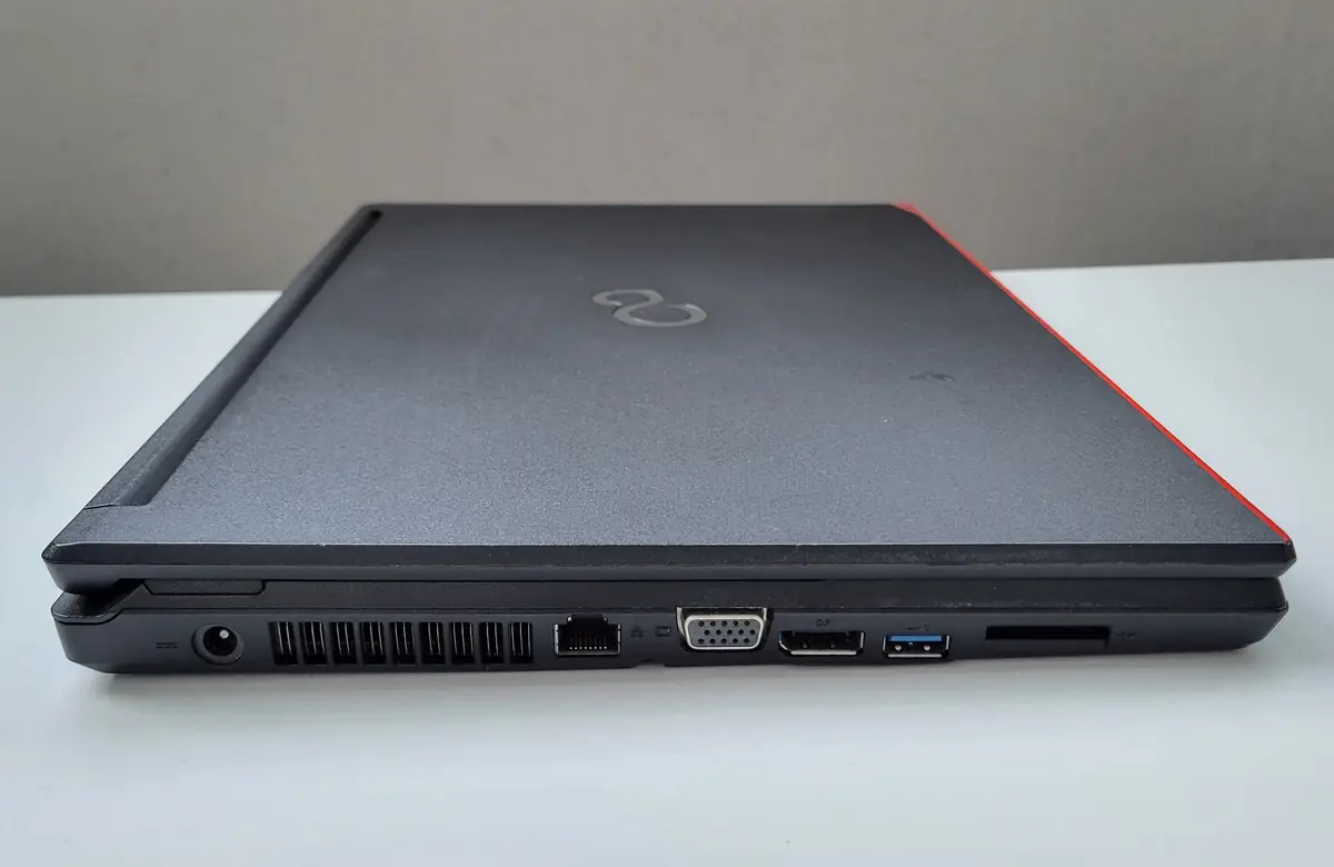 Laptop Second Hand Fujitsu Lifebook E554 - 15.6inch Intel I5-4210M 16GB RAM 256GB SSD Windows 10 Refurbished [10]