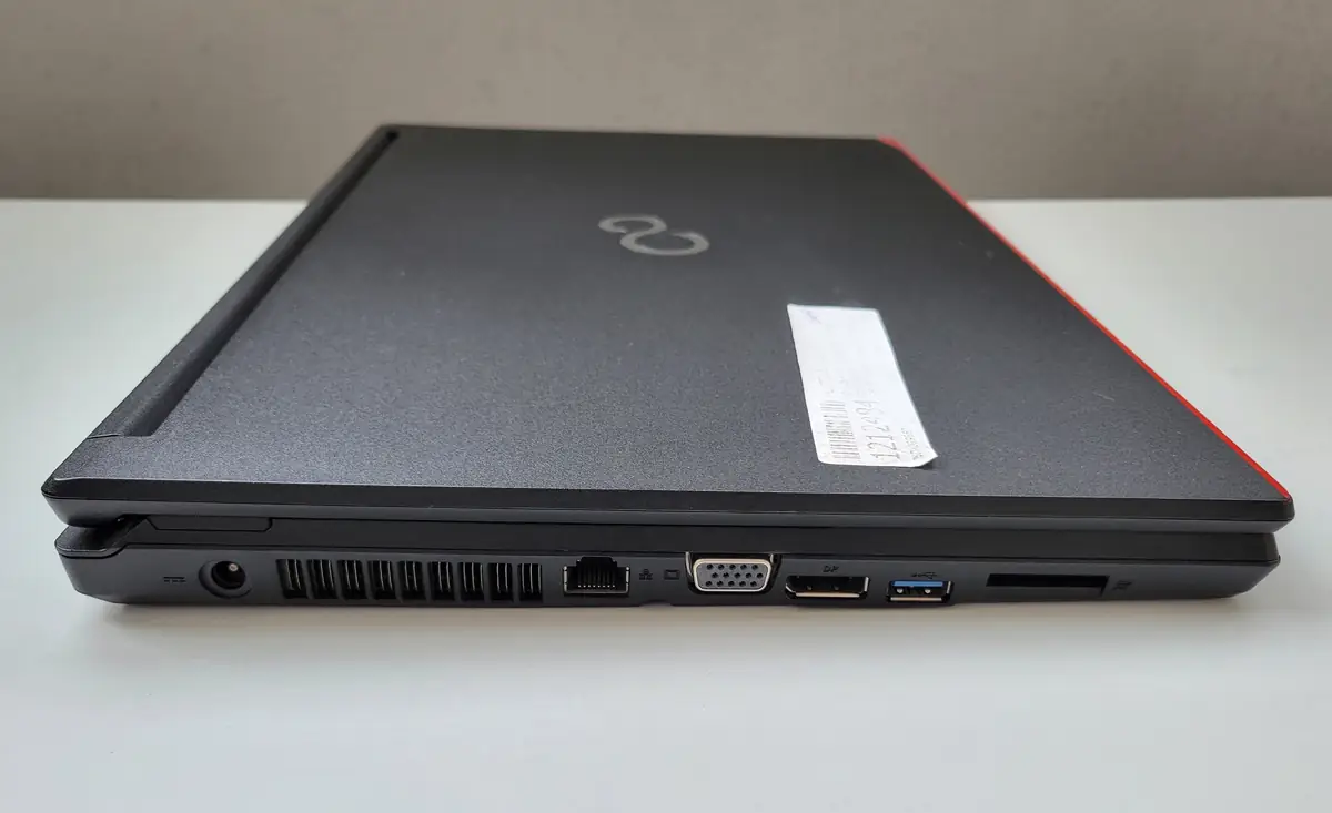 Laptop Second Hand Fujitsu Lifebook E554 - 15.6inch Intel I5-4210M 8GB RAM 256GB SSD Windows 10 Refurbished [10]