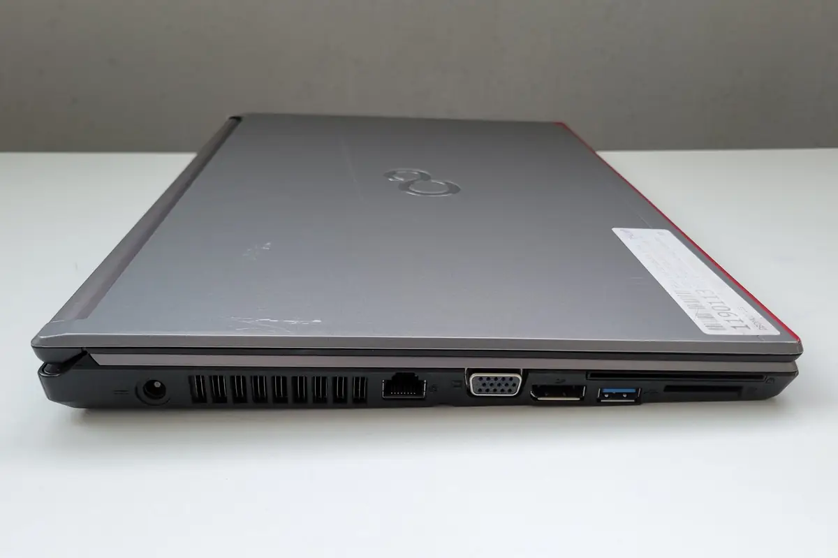 Laptop Second Hand Fujitsu Lifebook E744 - 14.0inch Intel I5-4300M 8GB RAM 256GB SSD Windows 10 Refurbished [10]