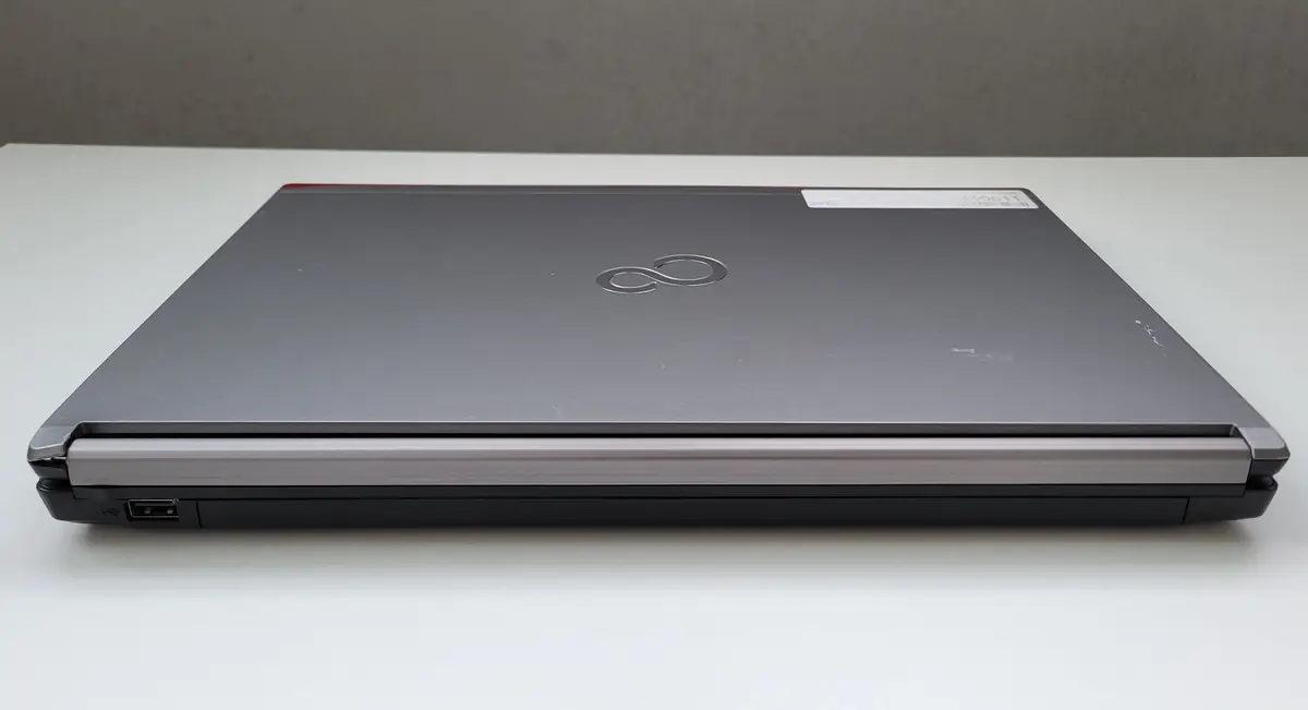 Laptop Second Hand Fujitsu Lifebook E744 - 14.0inch Intel I5-4300M 8GB RAM 256GB SSD Windows 10 Refurbished [9]