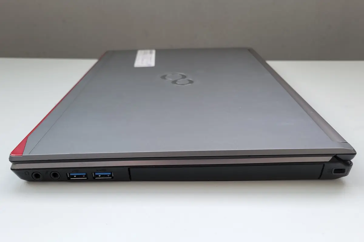 Laptop Second Hand Fujitsu Lifebook E744 - 14.0inch Intel I5-4310M 12GB RAM 256GB SSD Windows 10 Refurbished [11]