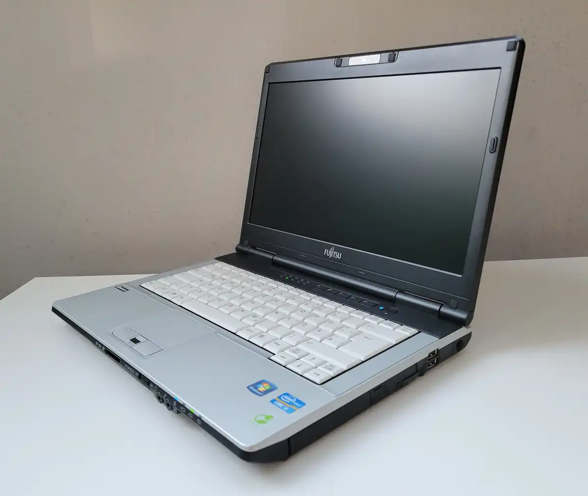 Laptop Second Hand Fujitsu Lifebook S751 - 14.0inch Intel I3-2350M 4GB RAM 320GB HDD Windows 10 Refurbished [7]