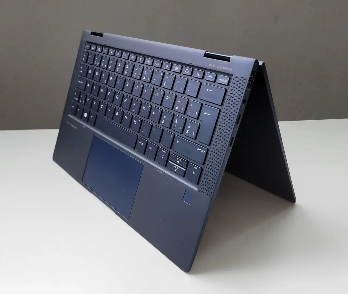 Laptop Second Hand HP Elite DRAGONFLY TOUCH - 13.3inch Intel I5-8365U 8GB RAM 512GB SSD TAST. ILUM. Windows 10 Refurbished [7]