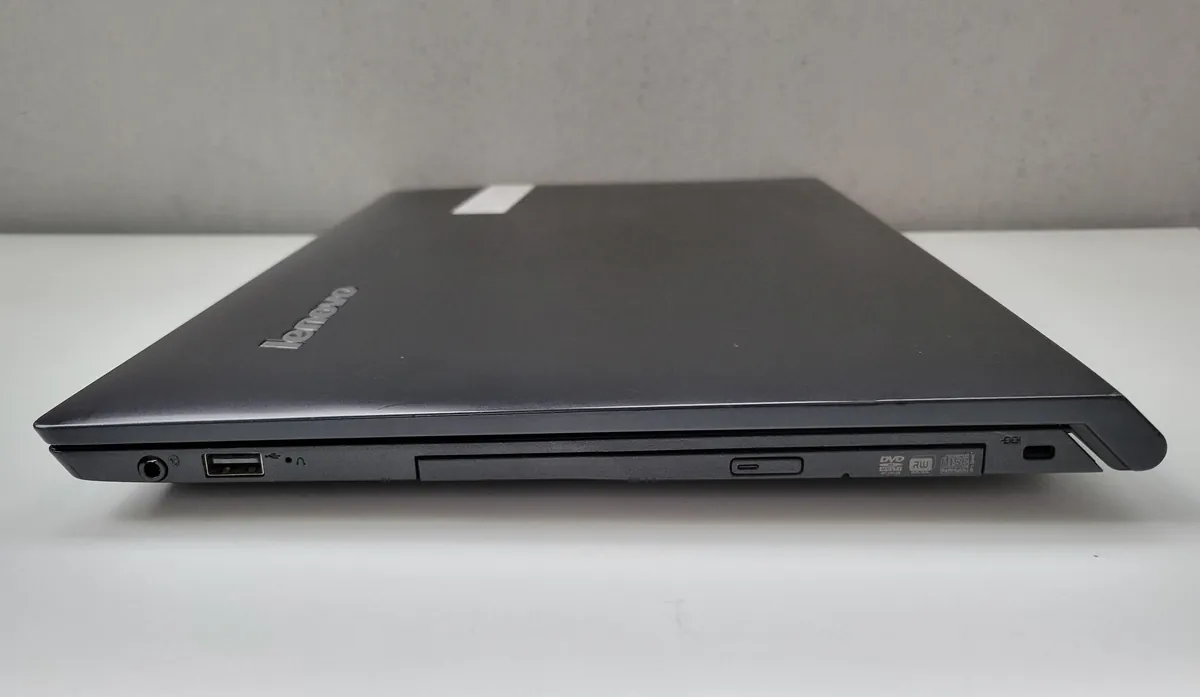 Laptop Second Hand Lenovo B50-30 - 15.6inch Intel Celeron N2830 4GB RAM 320GB HDD Windows 10 Refurbished [10]