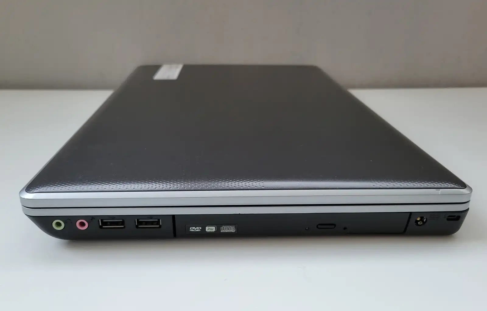 Laptop Second Hand PEGATRON SPRING PEAK - 15.6inch Intel I3 M 390 4GB RAM 250GB HDD Windows 10 Refurbished [11]