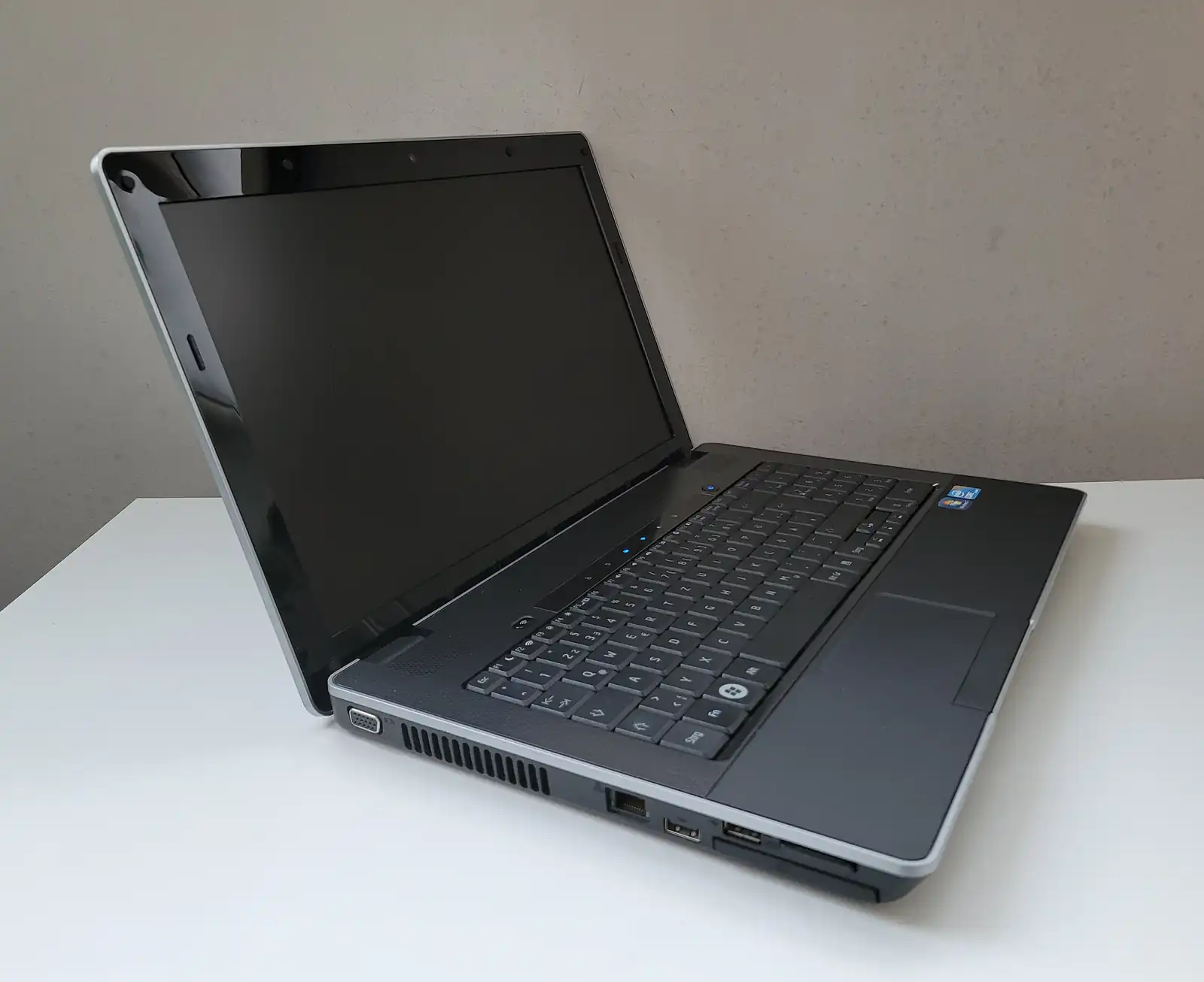Laptop Second Hand PEGATRON SPRING PEAK - 15.6inch Intel I3 M 390 4GB RAM 250GB HDD Windows 10 Refurbished [6]