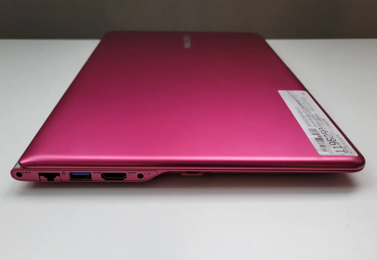 Laptop Second Hand Samsung 535U3C - 13.3inch AMD A6-4455M 5GB RAM 500GB HDD Windows 10 Refurbished [10]