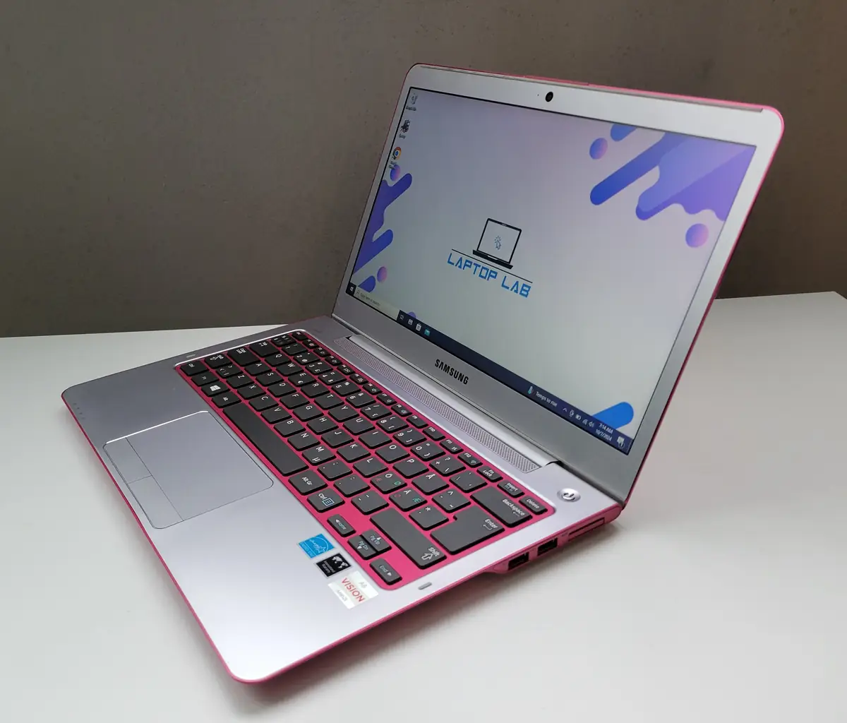 Laptop Second Hand Samsung 535U3C - 13.3inch AMD A6-4455M 5GB RAM 500GB HDD Windows 10 Refurbished [4]