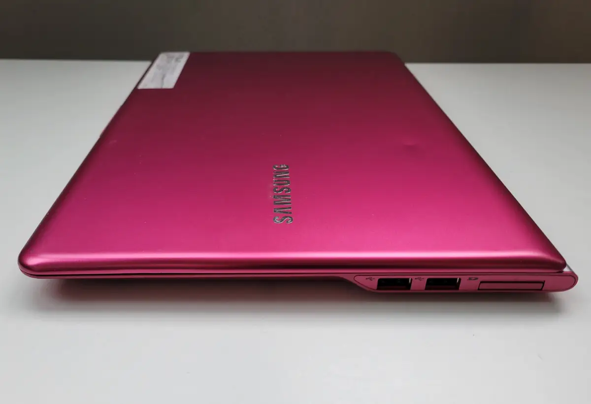 Laptop Second Hand Samsung 535U3C - 13.3inch AMD A6-4455M 5GB RAM 500GB HDD Windows 10 Refurbished [11]