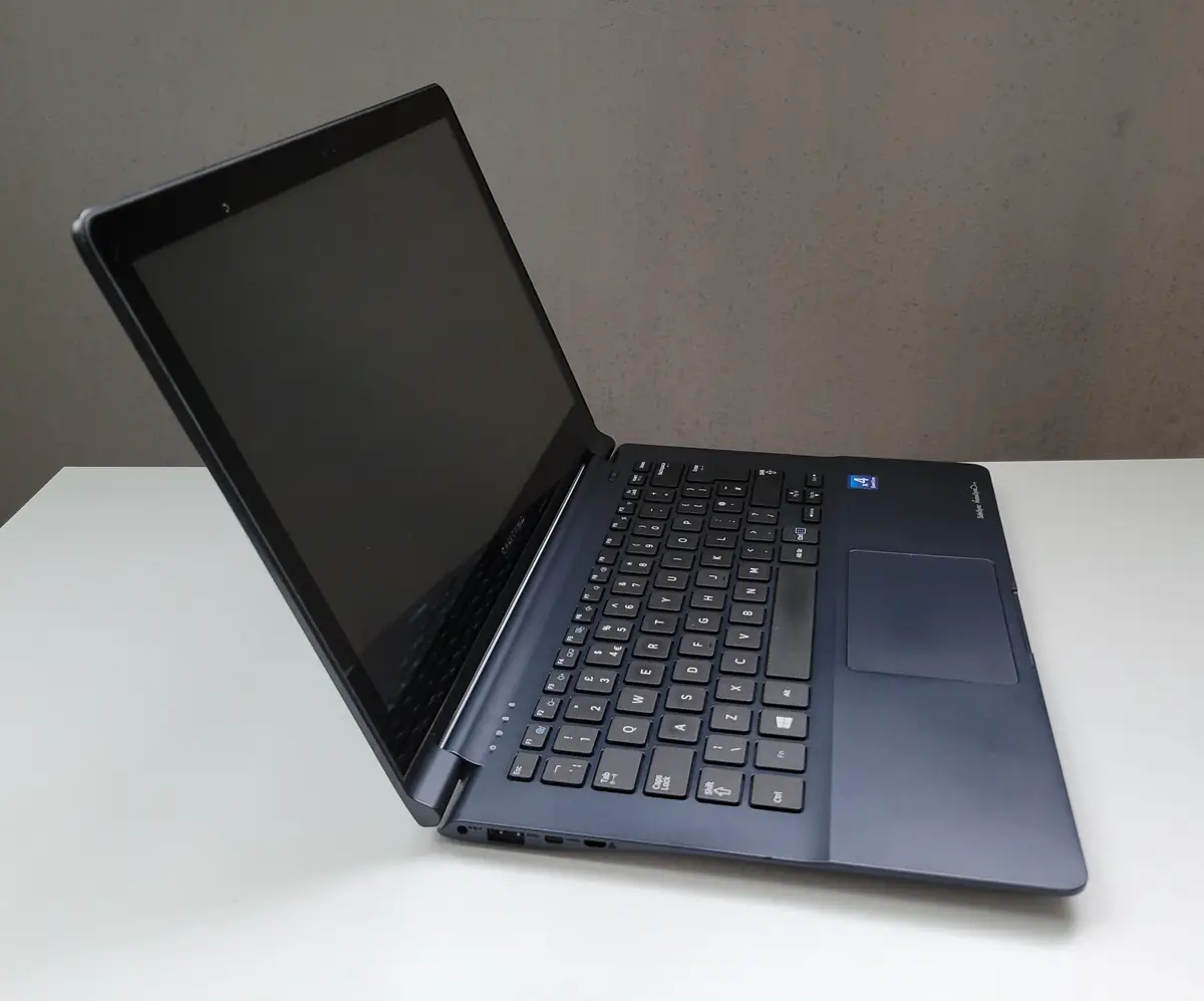 Laptop Second Hand Samsung 915S3G TOUCH - 13.3inch AMD A6 3GB RAM 128GB SSD Windows 10 Refurbished [7]