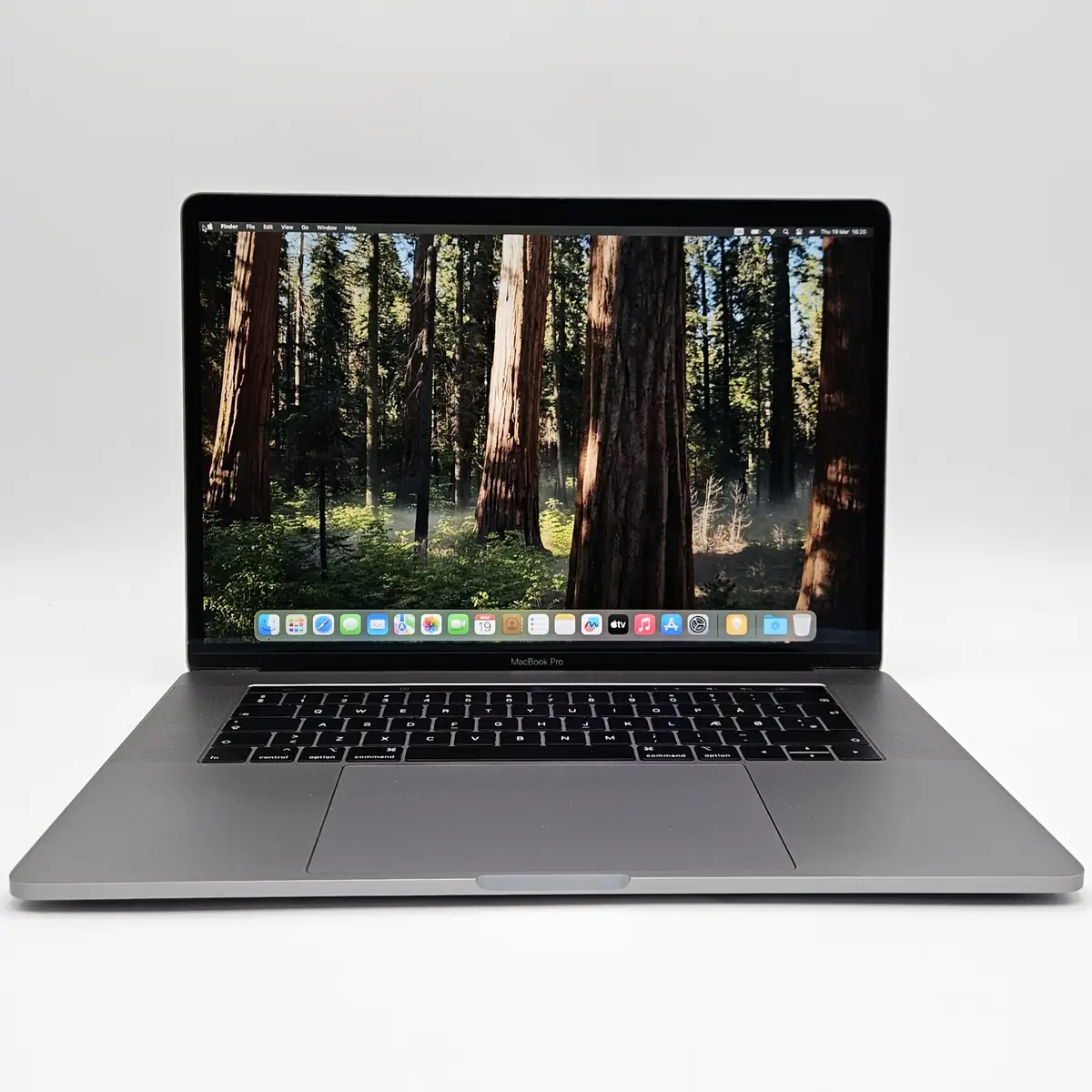 Laptop Second Hand Apple MacBook Pro A1990 - 15.4inch QHD Retina Intel i9-9880H 16GB RAM 500GB SSD TAST. ILUM. TOUCHBAR Mac OS Refurbished [2]