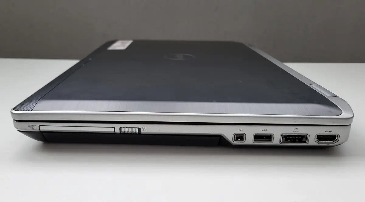 Laptop Second Hand Dell Latitude E6520 - 15.6inch Intel I5-2520M 4GB RAM 128GB SSD Windows 10 Refurbished [11]