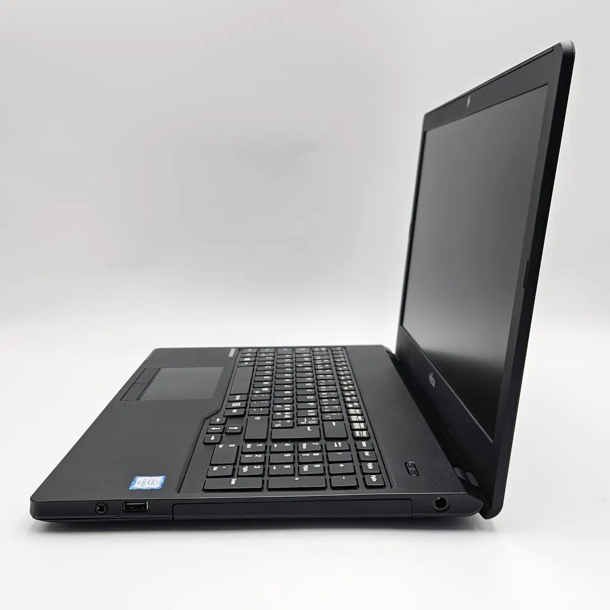 Laptop Second Hand Fujitsu LIFEBOOK A357 - 15.6inch FHD Intel i3-6006U 8GB RAM 256GB SSD Windows 10 Refurbished [6]