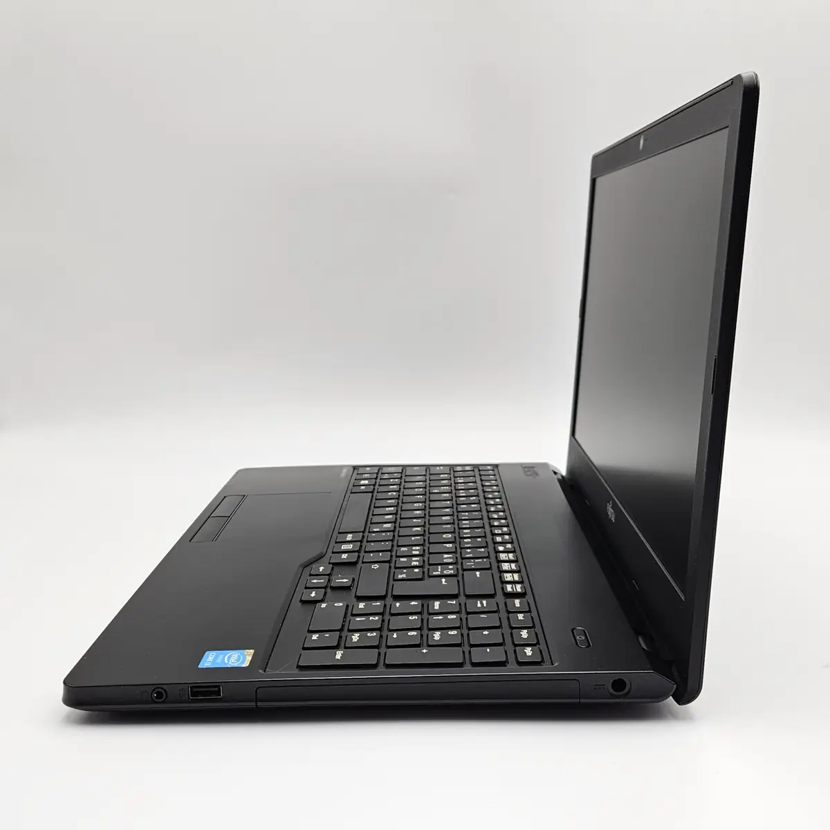 Laptop Second Hand Fujitsu LIFEBOOK A555 - 15.6inch Intel i3-5005U 8GB RAM 256GB SSD Windows 10 Refurbished  [6]