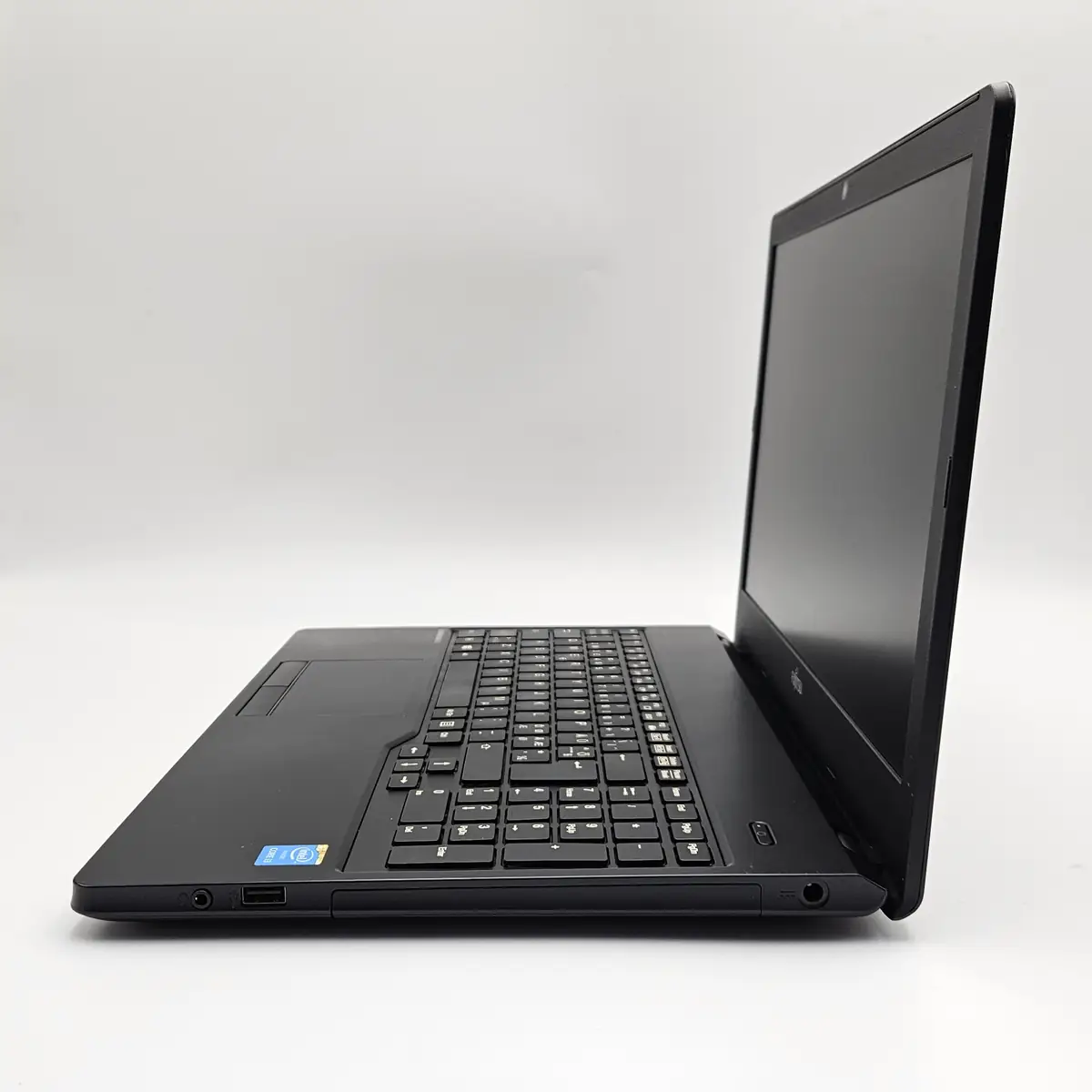Laptop Second Hand Fujitsu LIFEBOOK A555 - 15.6inch Intel i3-5005U 8GB RAM 256GB SSD Windows 10 Refurbished  [6]