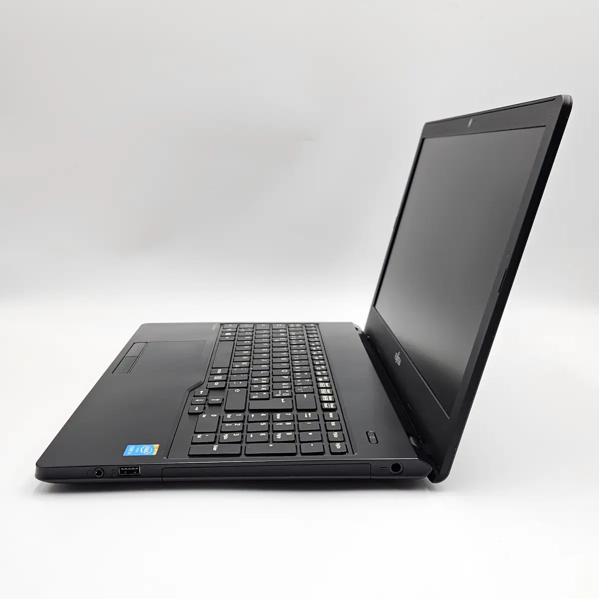 Laptop Second Hand Fujitsu LIFEBOOK A555 - 15.6inch Intel i3-5005U 8GB RAM 256GB SSD Windows 10 Refurbished  [6]