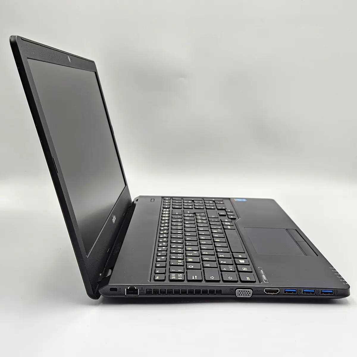 Laptop Second Hand Fujitsu LIFEBOOK A555 - 15.6inch Intel i3-5005U 8GB RAM 256GB SSD Windows 10 Refurbished  [7]