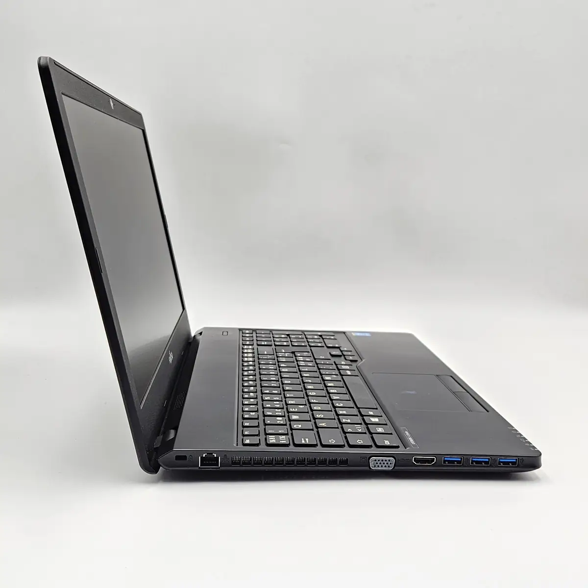 Laptop Second Hand Fujitsu LIFEBOOK A555 - 15.6inch Intel i3-5005U 8GB RAM 256GB SSD Windows 10 Refurbished  [7]