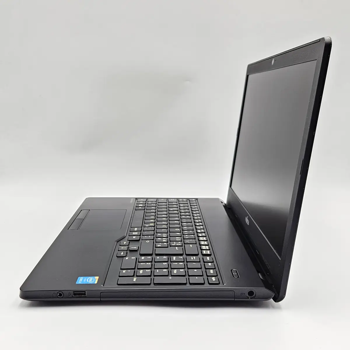 Laptop Second Hand Fujitsu LIFEBOOK A555 - 15.6inch Intel i3-5005U 8GB RAM 256GB SSD Windows 10 Refurbished  [6]
