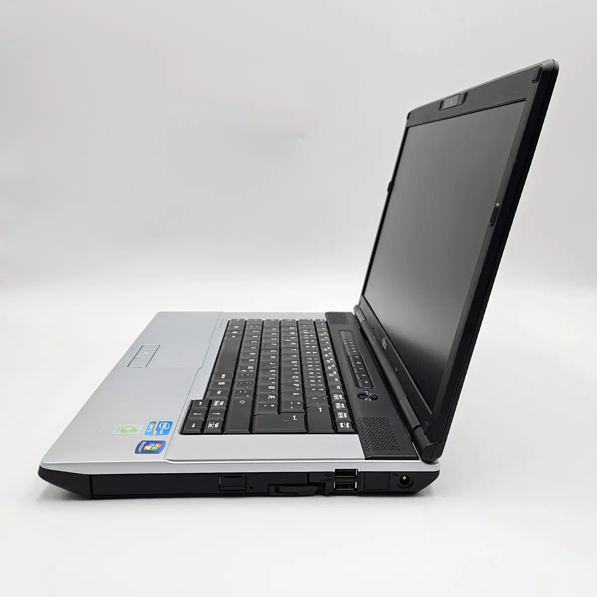 Laptop Second Hand Fujitsu LIFEBOOK E751 - 15.6inch Intel i3-2310M 8GB RAM 320GB HDD Windows 10 Refurbished  [6]