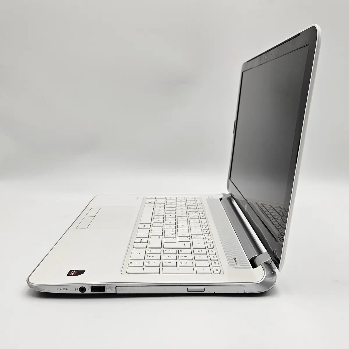 Laptop Second Hand HP Pavilion 15 - 15.6inch AMD A4-5000 8GB RAM 250GB SSD AMD Radeon HD 8600M 1GB Windows 10 Refurbished  [6]