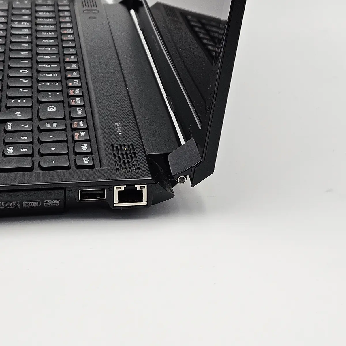 Laptop Second Hand Lenovo B570e - 15.6inch Intel I3-2330M 8GB RAM 500GB HDD Windows 10 Refurbished [7]