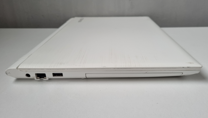 Laptop Second Hand Toshiba Satellite C55 - 15.6inch AMD A6-7310 4GB RAM 250GB HDD Windows 10 Refurbished [10]