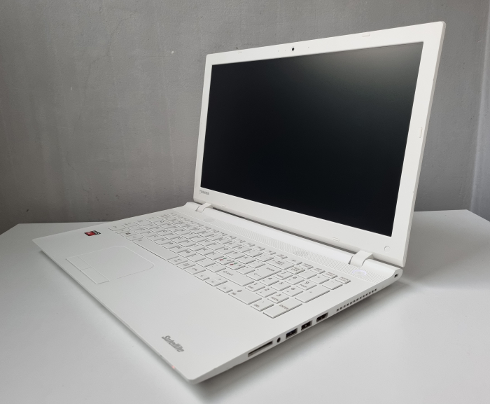 Laptop Second Hand Toshiba Satellite C55 - 15.6inch AMD A6-7310 4GB RAM 250GB HDD Windows 10 Refurbished [6]