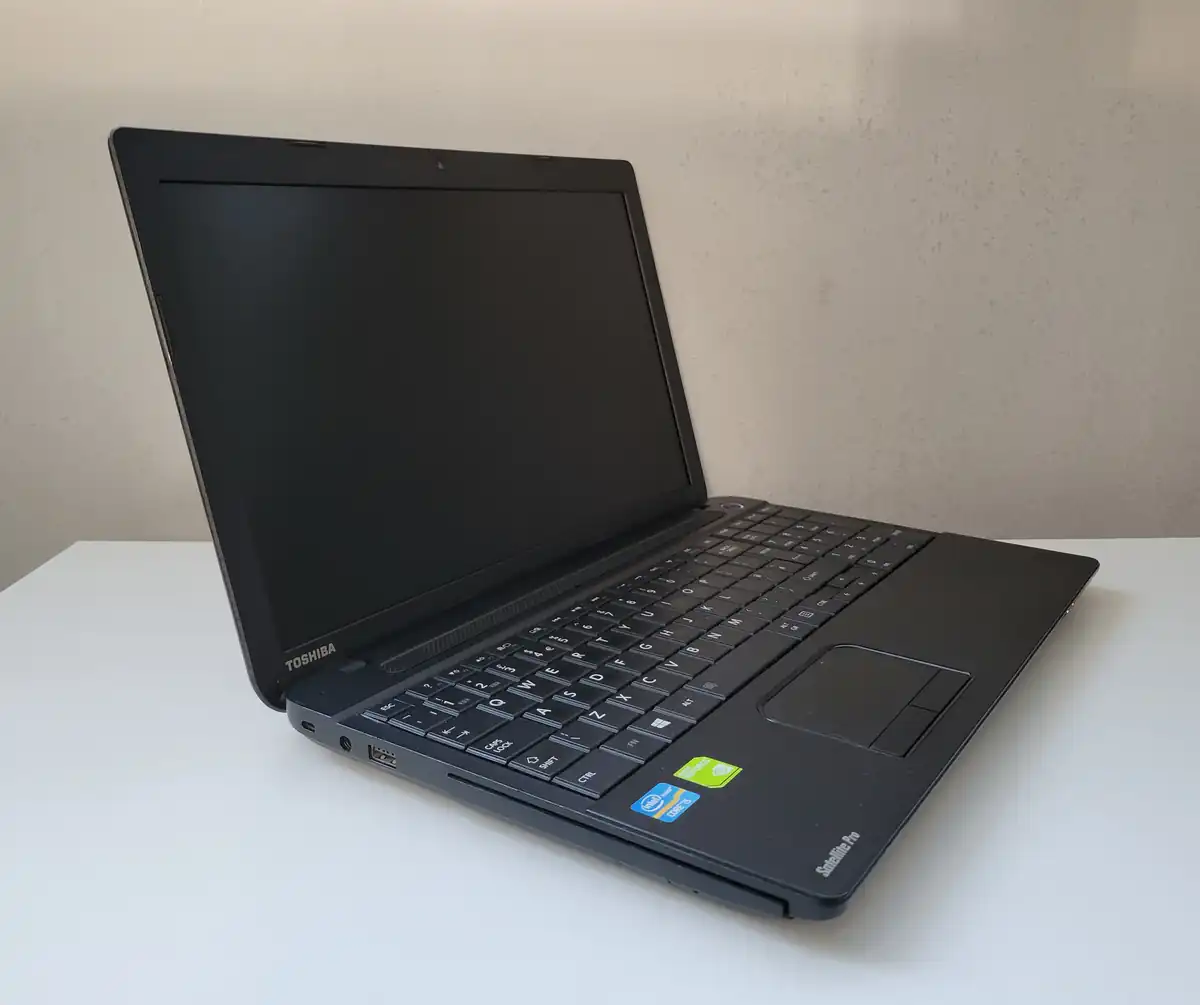 Laptop Second Hand Toshiba SATELLITE PRO C50-A-1K9 - 15.6inch Intel I5-3230M 6GB RAM 500GB HDD nVidia GT740M Windows 10 Refurbished [6]