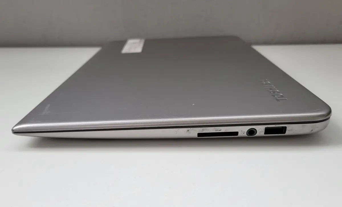 Laptop Second Hand ultraportabil Toshiba Kira - 13.3inch Intel I7-5500u 8GB RAM 256GB SSD TAST. ILUM. Windows 10 Refurbished [11]