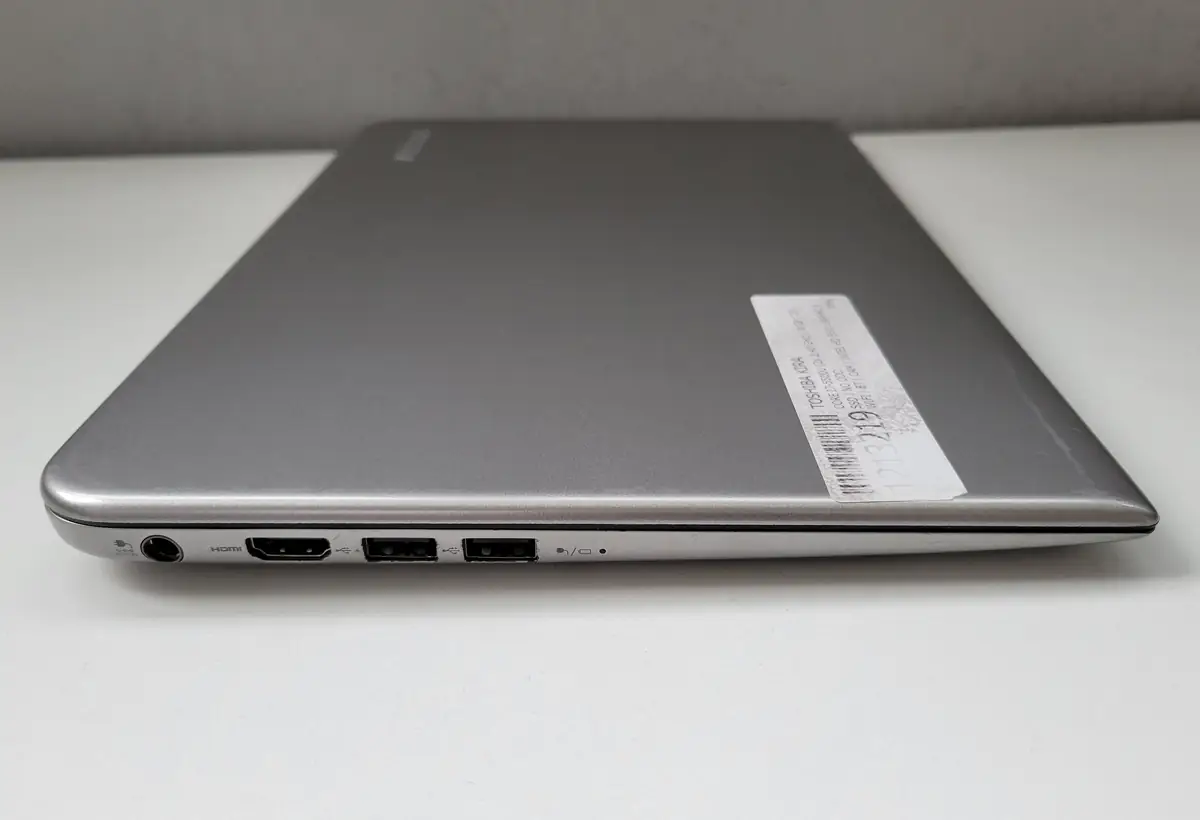 Laptop Second Hand ultraportabil Toshiba Kira - 13.3inch Intel I7-5500u 8GB RAM 256GB SSD TAST. ILUM. Windows 10 Refurbished [10]