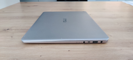 Laptop Second Hand Asus UX305CA - 13.3inch FHD Intel M3-6Y30 4GB RAM 120GB SSD Windows 10 Refurbished [3]