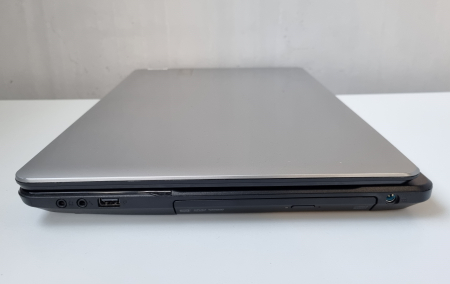 Laptop Second Hand Acer Aspire E1-772G - 17.3inch Intel i5-4200M 8GB RAM Nvidia GT-820M 2GB 1TB HDD Windows 10 Refurbished [7]