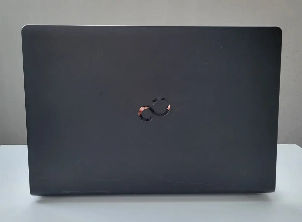 Laptop Second Hand Fujitsu Lifebook A555 - 15.6inch Intel I3-5005U 8GB RAM 128GB SSD Windows 10 Refurbished [7]