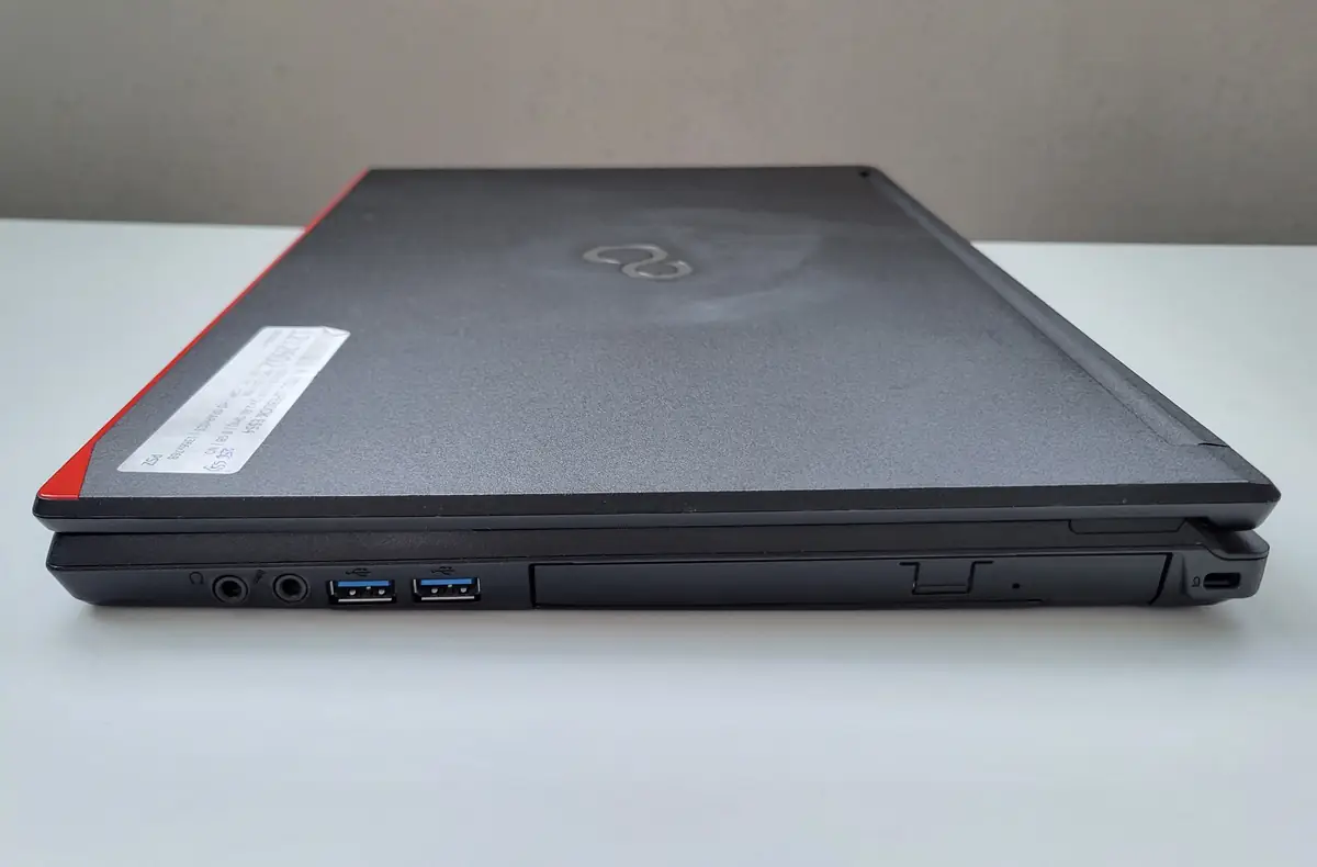 Laptop Second Hand Fujitsu Lifebook E554 - 15.6inch Intel I5-4210M 8GB RAM 256GB SSD Windows 10 Refurbished [21]