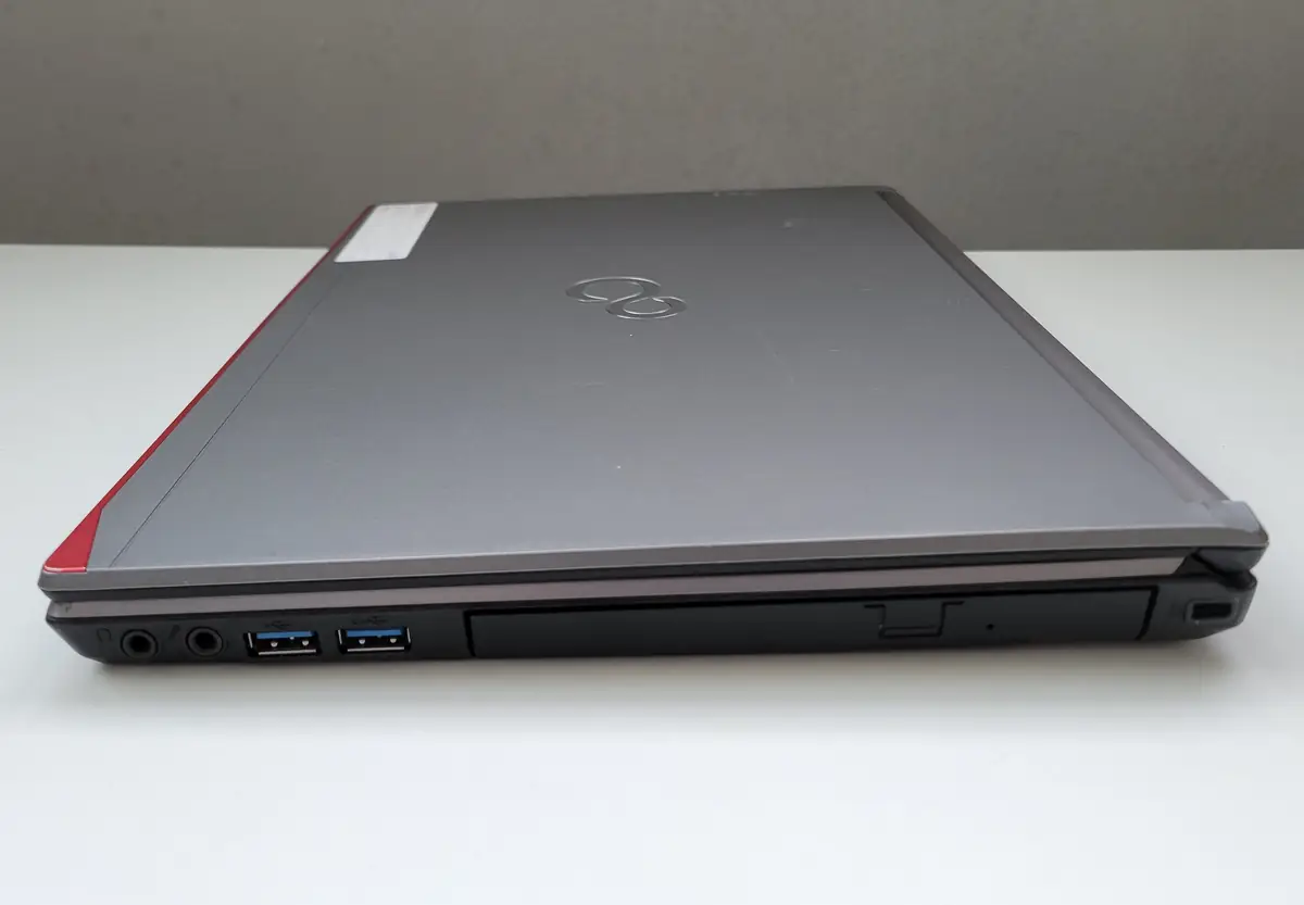 Laptop Second Hand Fujitsu Lifebook E744 - 14.0inch Intel I5-4300M 8GB RAM 256GB SSD Windows 10 Refurbished [10]