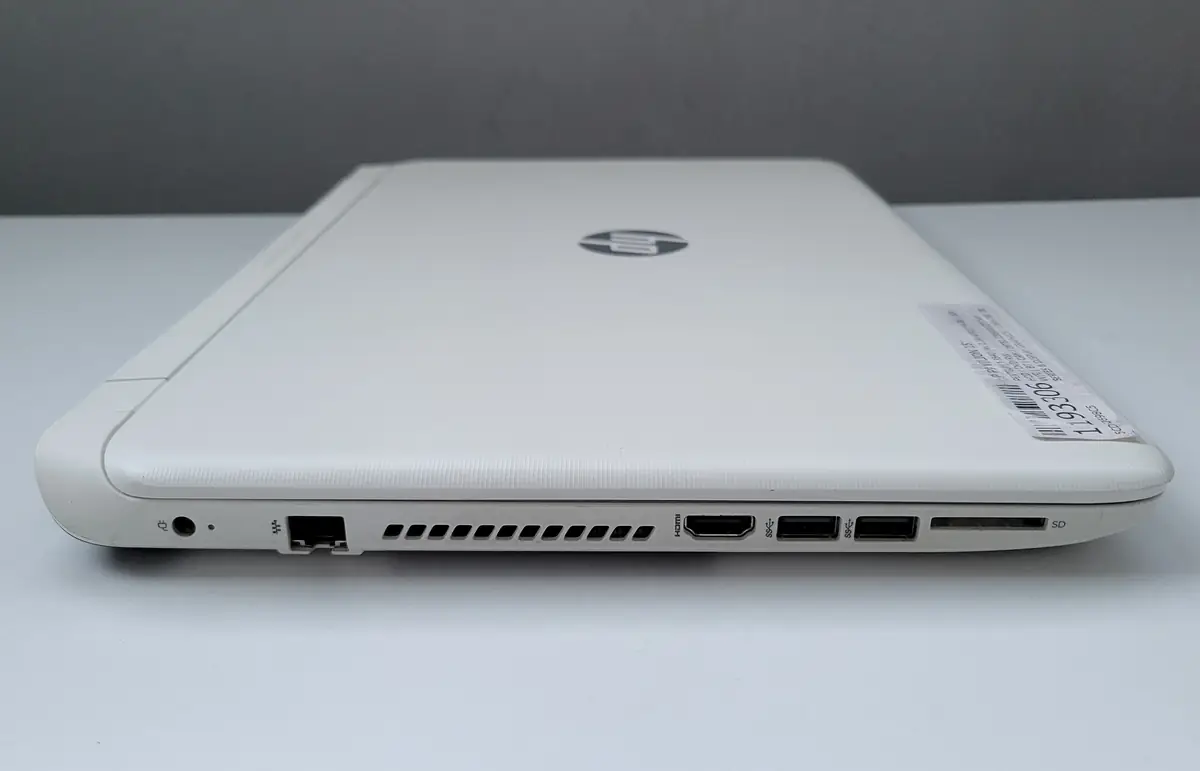 Laptop Second Hand HP PAVILION 15 - 15.6inch Intel Pentium N3540 4GB RAM 500GB HDD nVidia 830M 2GB Windows 10 Refurbished [9]