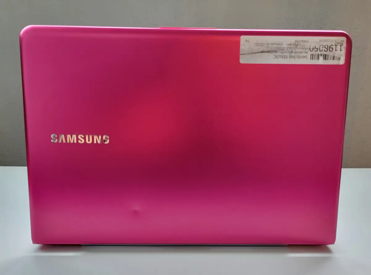 Laptop Second Hand Samsung 535U3C - 13.3inch AMD A6-4455M 5GB RAM 500GB HDD Windows 10 Refurbished [7]