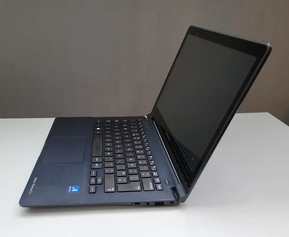 Laptop Second Hand Samsung 915S3G TOUCH - 13.3inch AMD A6 3GB RAM 128GB SSD Windows 10 Refurbished [5]