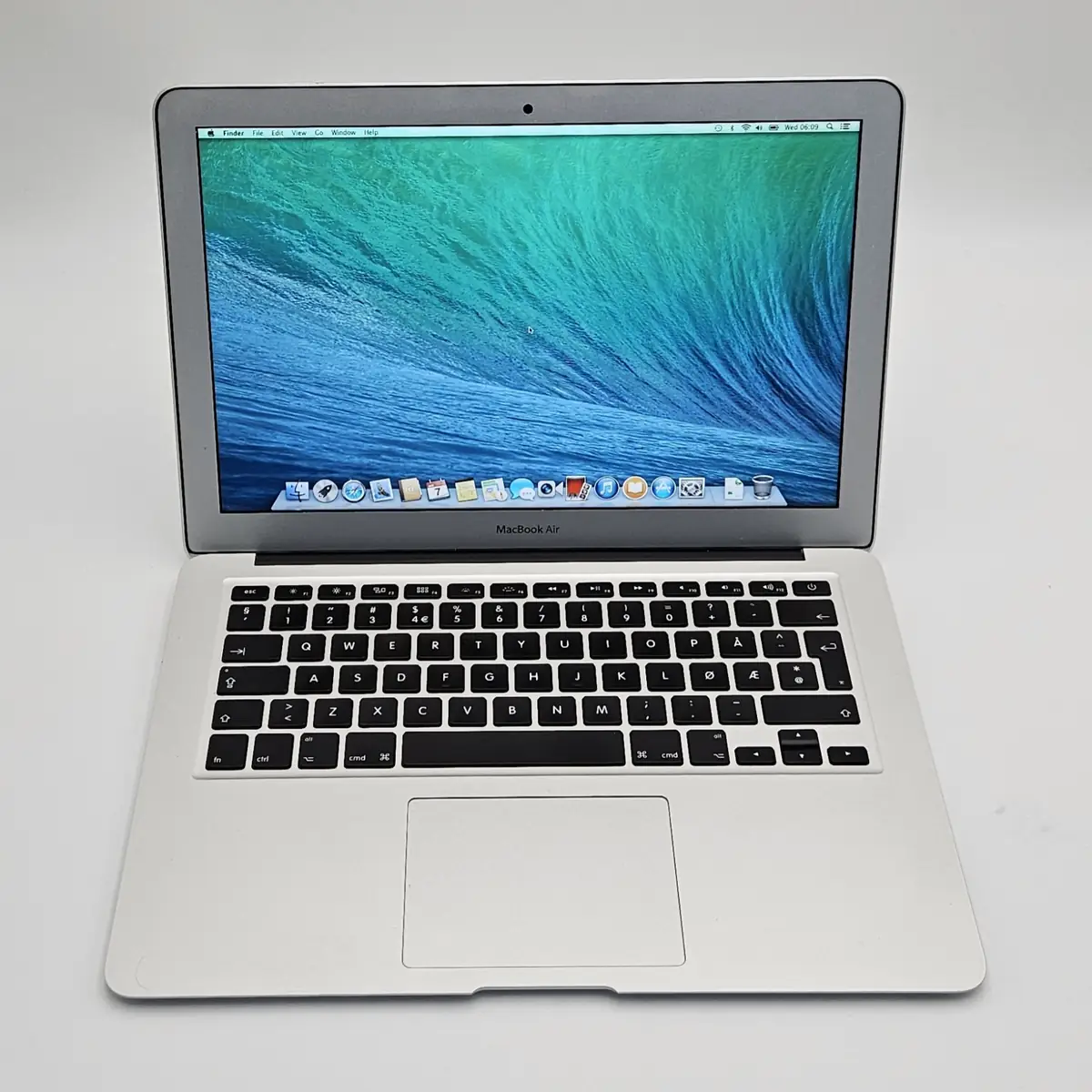 Laptop Second Hand Apple MacBook Air A1466 - 13.3inch Intel i5-4260U 4GB RAM 128GB SSD TAST. ILUM. Mac OS Refurbished [2]