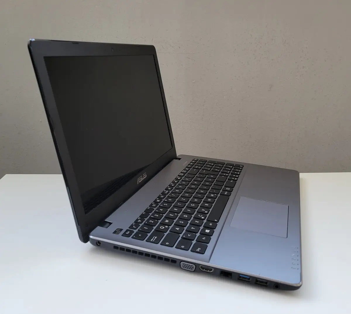 Laptop Second Hand ASUS X550VB - 15.6inch Intel I5-3230M 8GB RAM 500GB HDD GT740M 2GB Windows 10 Refurbished [5]
