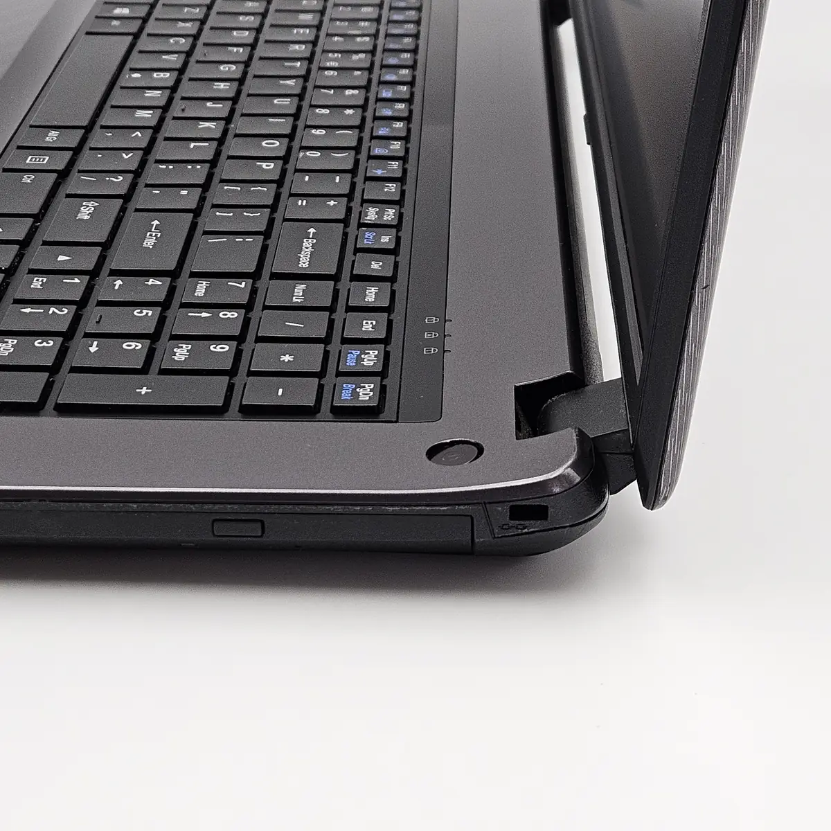 Laptop Second Hand Clevo W65 67SZ - 17.3inch Intel I7-4710MQ 16GB RAM 250GB SSD Windows 10 Refurbished  [7]