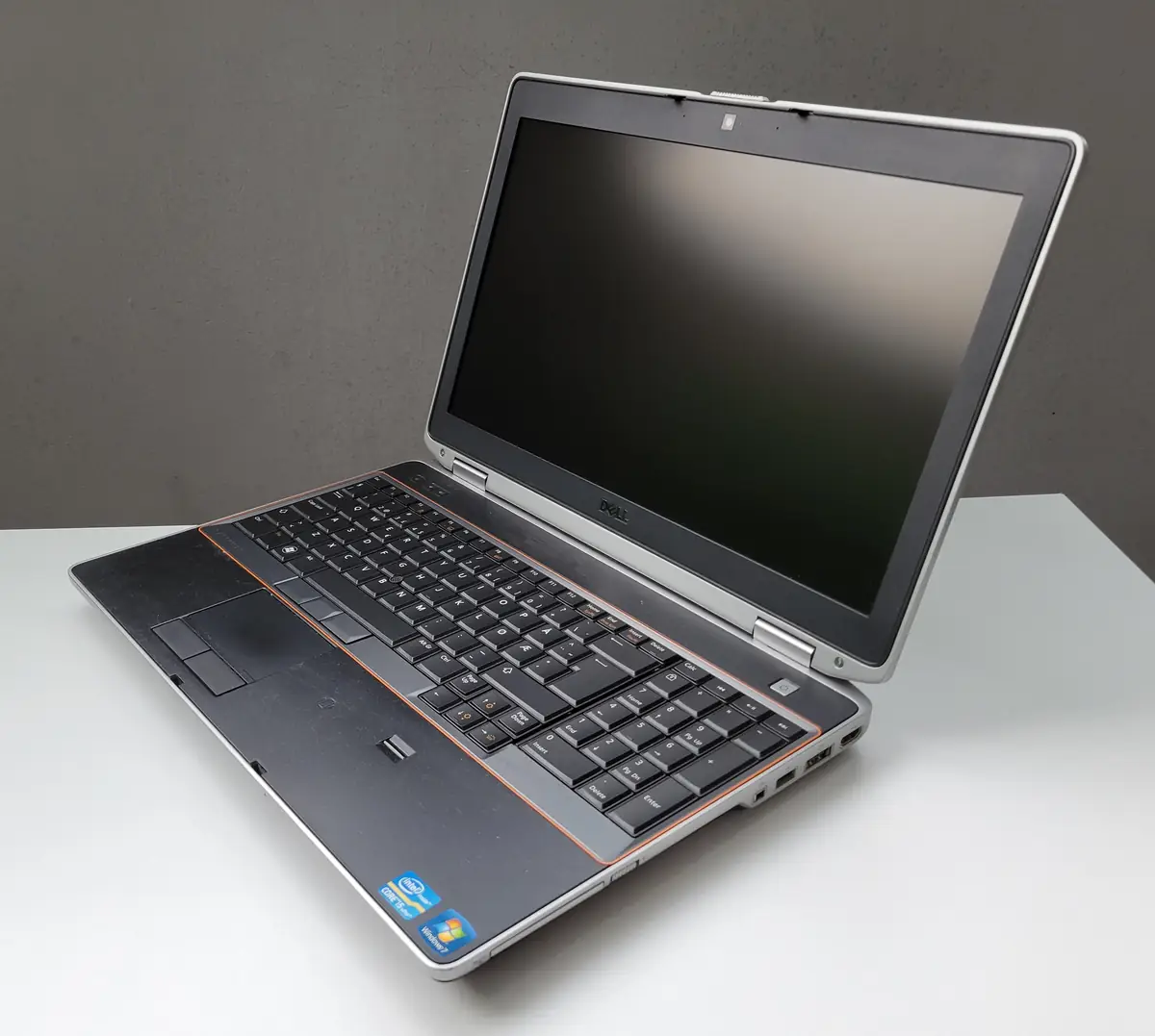 Laptop Second Hand Dell Latitude E6520 - 15.6inch Intel I5-2520M 4GB RAM 128GB SSD Windows 10 Refurbished [6]