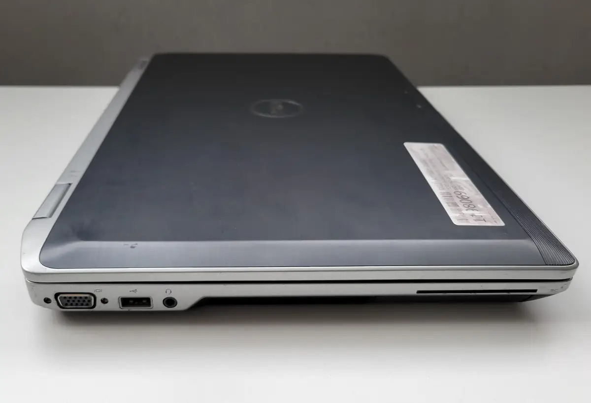 Laptop Second Hand Dell Latitude E6520 - 15.6inch Intel I5-2520M 4GB RAM 128GB SSD Windows 10 Refurbished [9]