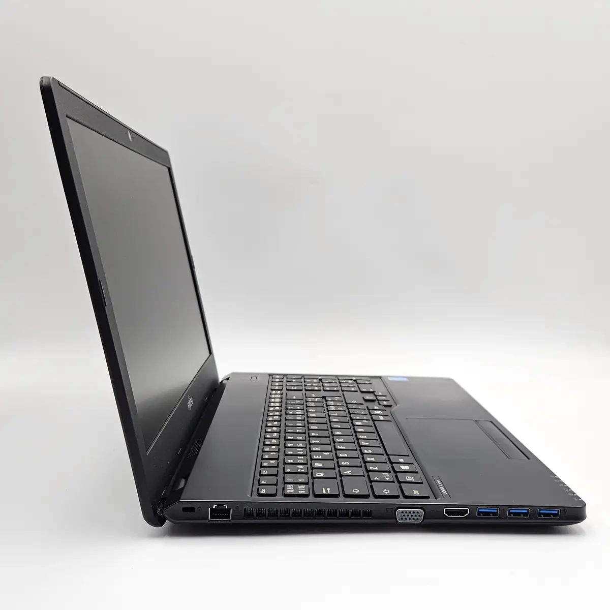 Laptop Second Hand Fujitsu LIFEBOOK A555 - 15.6inch Intel i3-5005U 8GB RAM 256GB SSD Windows 10 Refurbished  [6]