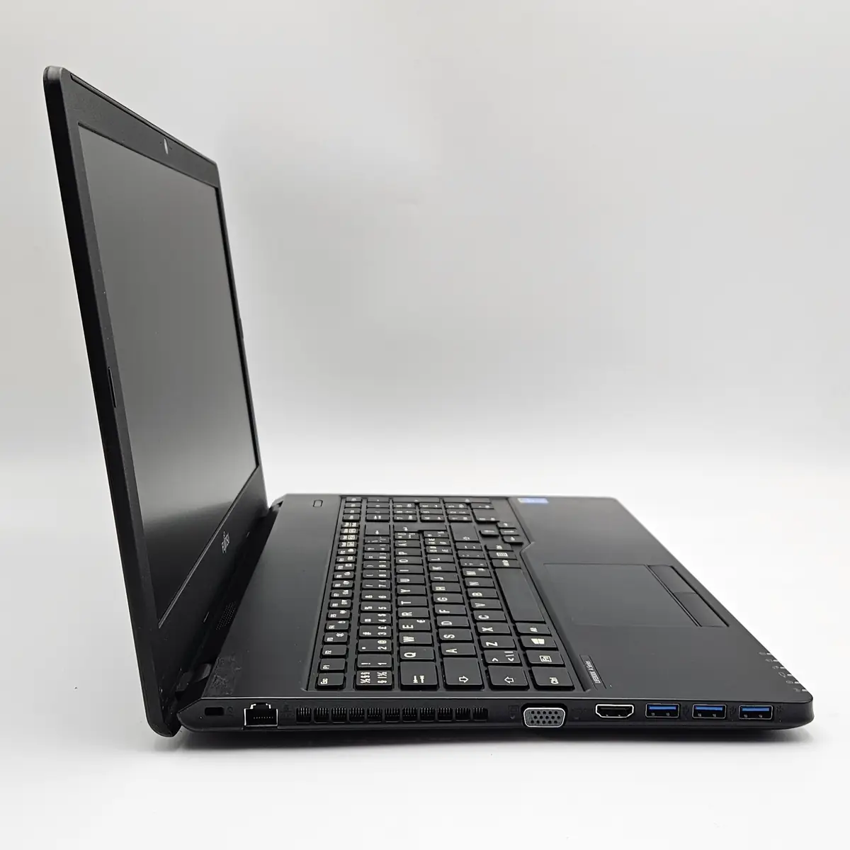 Laptop Second Hand Fujitsu LIFEBOOK A555 - 15.6inch Intel i3-5005U 8GB RAM 256GB SSD Windows 10 Refurbished  [6]