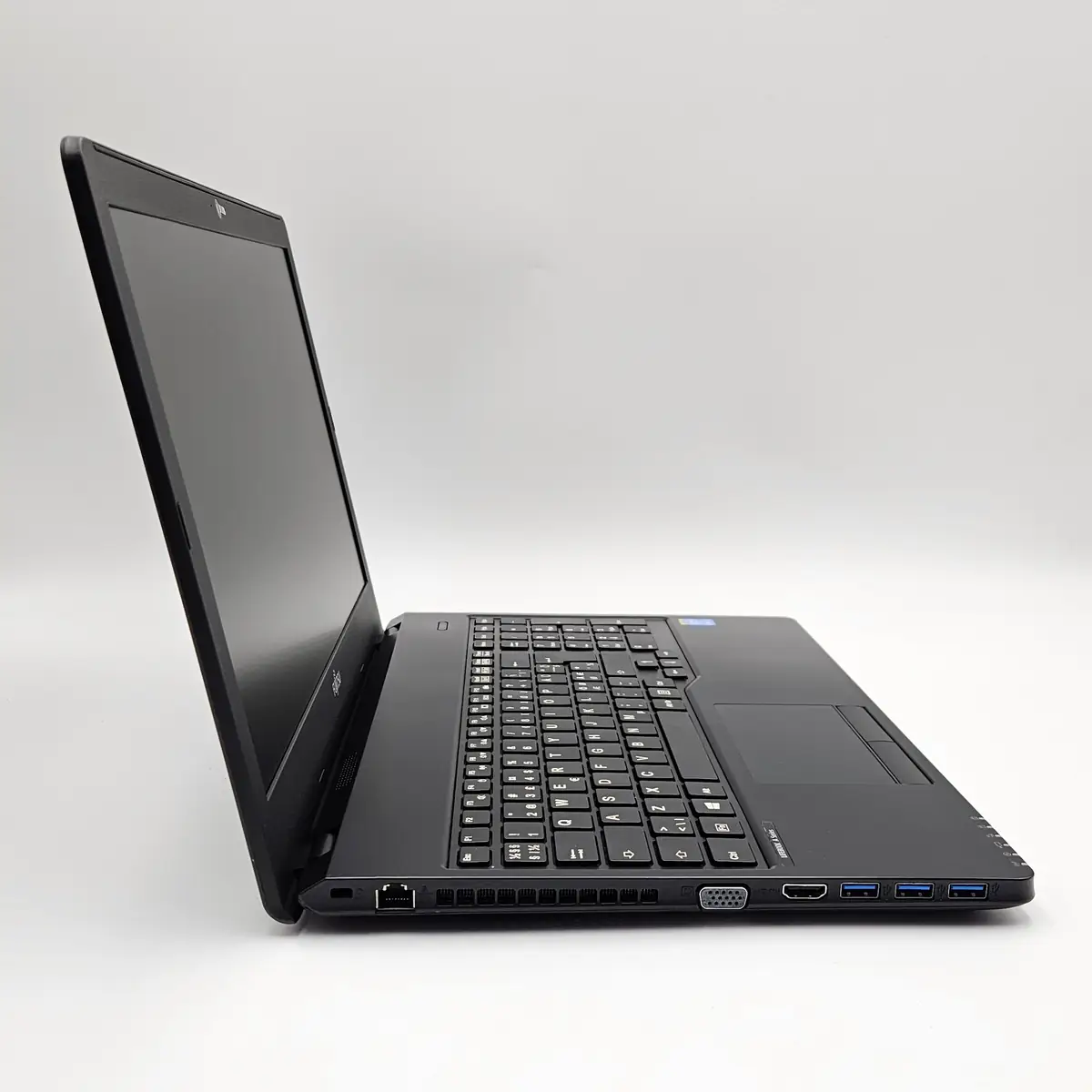 Laptop Second Hand Fujitsu LIFEBOOK A555 - 15.6inch Intel i3-5005U 8GB RAM 256GB SSD Windows 10 Refurbished  [6]