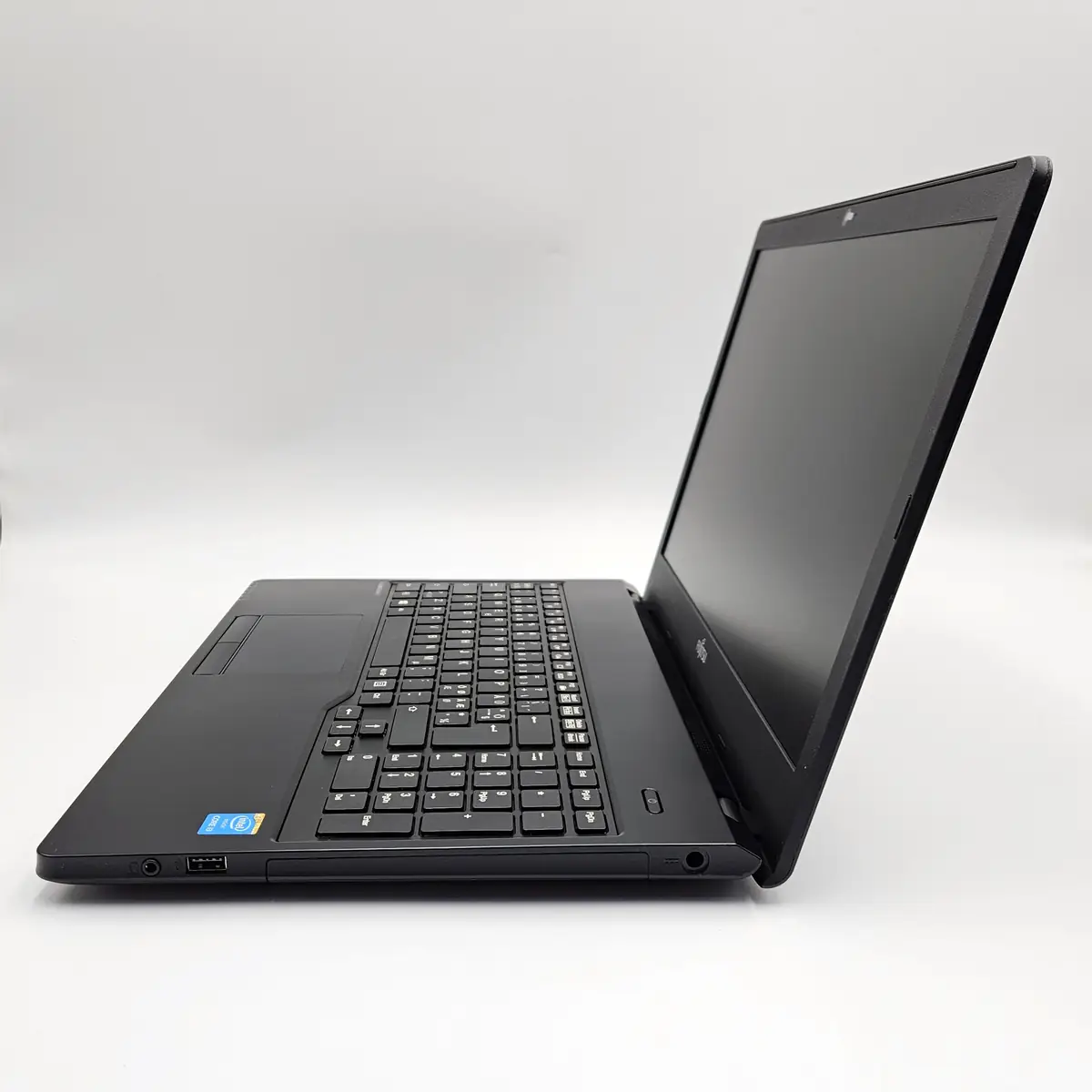 Laptop Second Hand Fujitsu LIFEBOOK A555 - 15.6inch Intel i3-5005U 8GB RAM 256GB SSD Windows 10 Refurbished  [5]